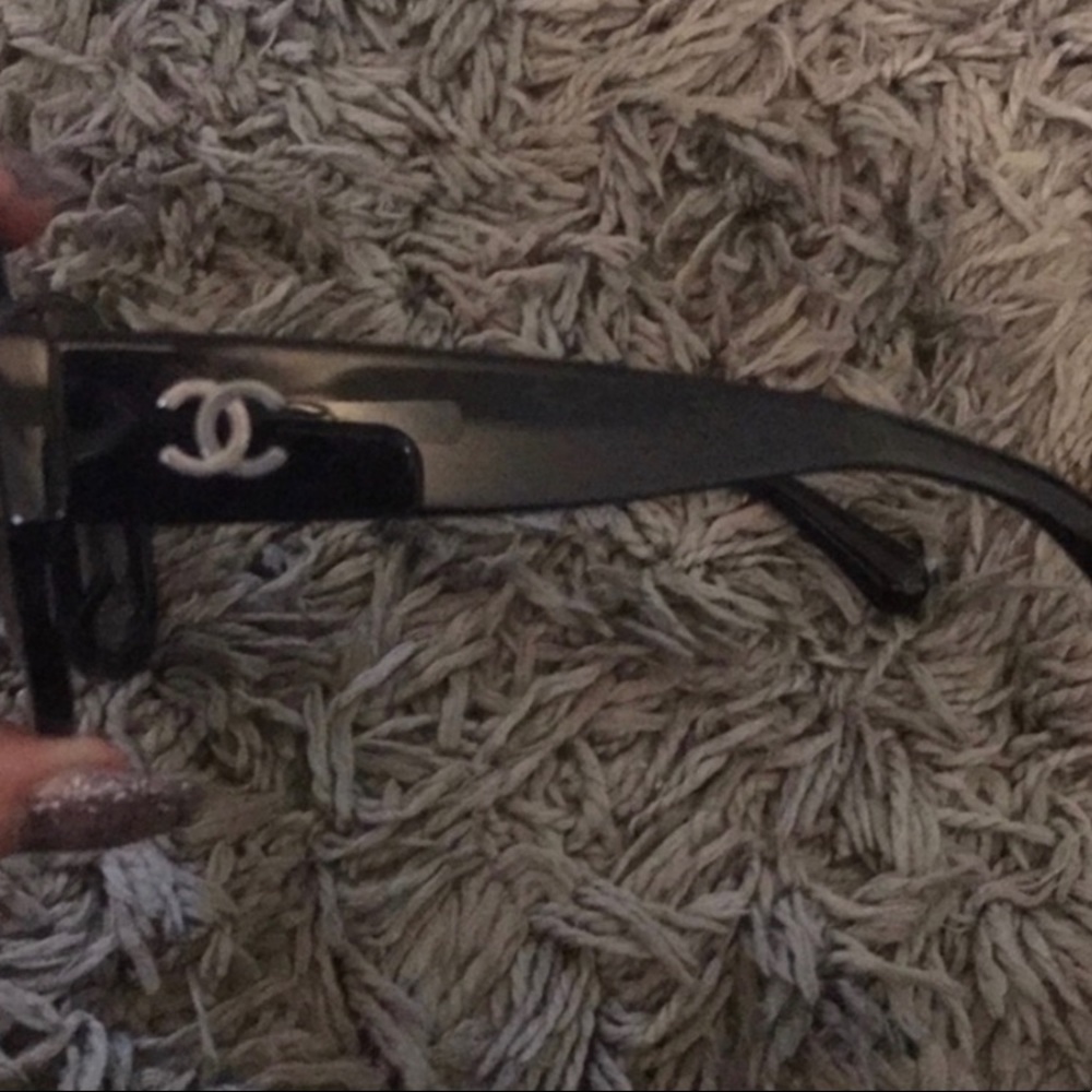 Chanel authentic sunglasses purchased from Neiman Marcus king of Prussia - Picture 3 of 11